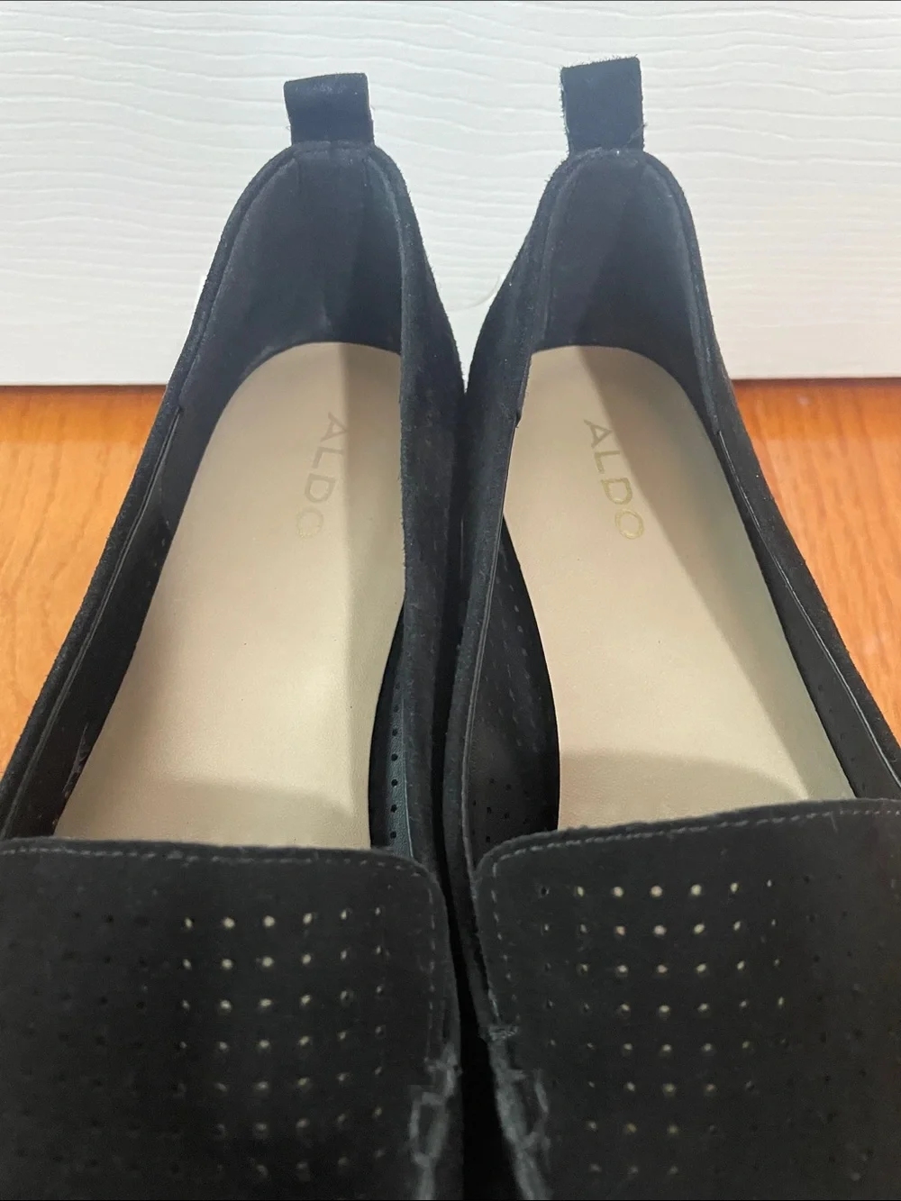 GUC - Aldo Latrice Black Pointed Suede Slip-On Loafers
